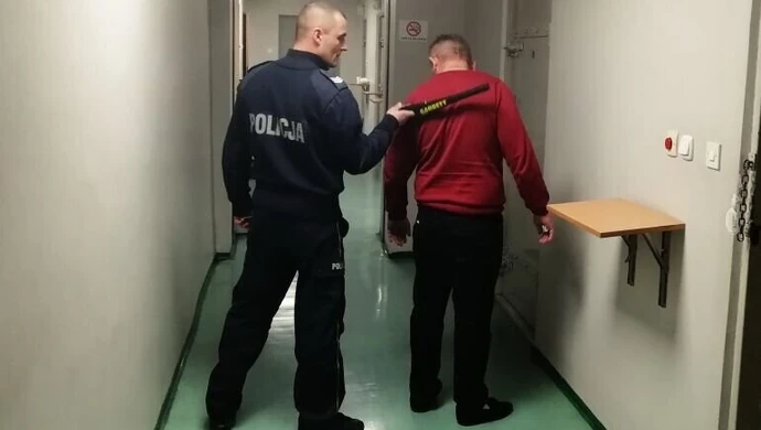 Jeździł po mieście rowerem i okradał posesje