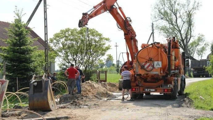 Gmina Wola Krzysztoporska: Czas skorzystać z sieci kanalizacyjnej!