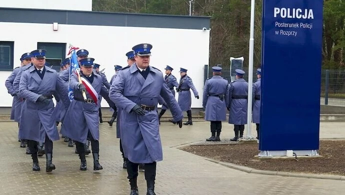 Nowy posterunek policji w Rozprzy oficjalnie otwarty