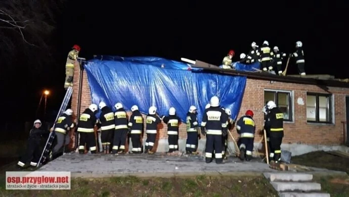 Zerwane dachy w Kłudzicach