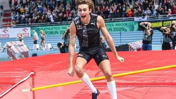 Rekord świata w skoku o tyczce pobity przy pomocy sprzętu Polanika