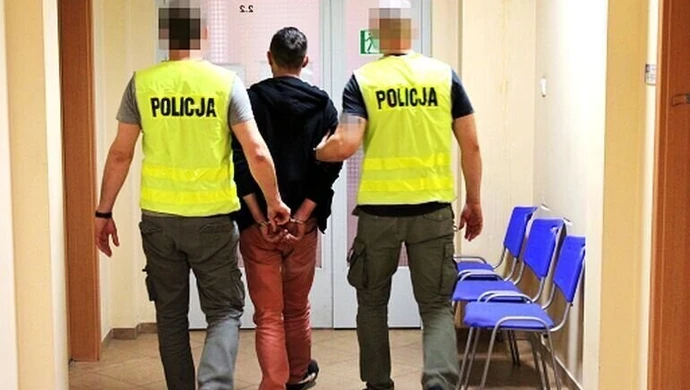 Na stację paliw przyjechał pijany i… kradzionym autem