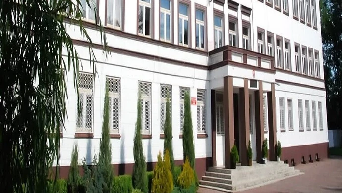 Zamiast pięciu będą trzy szkoły powiatowe?