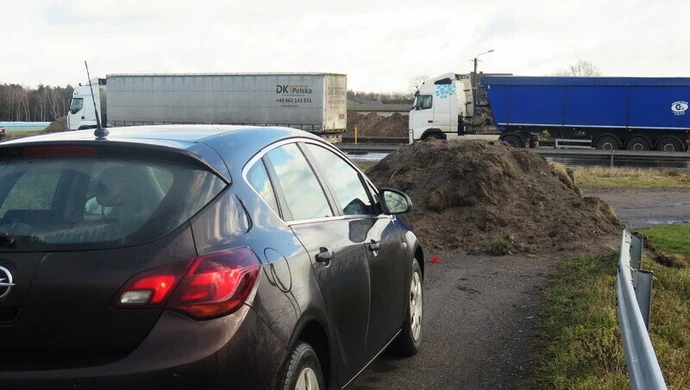 Czują się uziemieni przez budowę autostrady