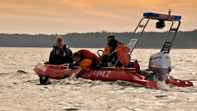Ćwiczenia służb ratowniczych na zbiorniku Cieszanowice