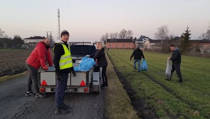 Mieszkańcy Rokszyc posprzątali swoją miejscowość