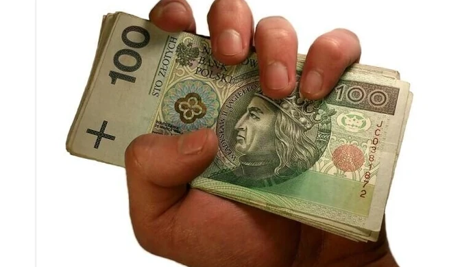 Przywłaszczały pieniądze z kont i lokat. Oszukały klientów na… kilka milionów!