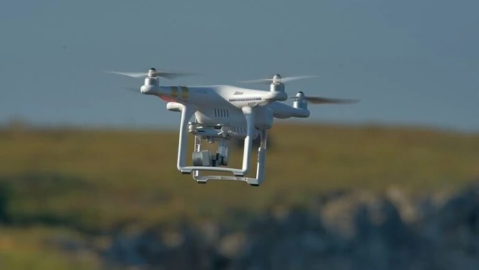 Latał dronem nad kopalnią. Odpowie za przestępstwo