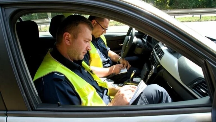 KGP: ruszyła ogólnopolska akcja "Prędkość". Na drogach m.in. policjanci z grup SPEED