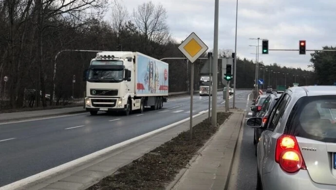 Większy ma pierwszeństwo?