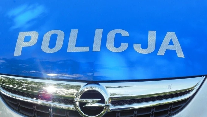 Pijany zasnął za kierownicą przewożąc 10-letnią córkę