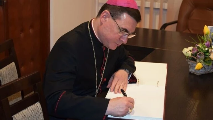 Biskup Marczak w parafii WNMP w Czarnocinie