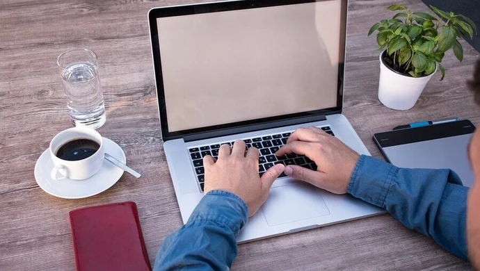 Pożyczka w 15 minut przez internet - czy to się opłaca?