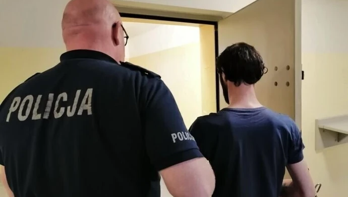 39-latek z Piotrkowa odpowie za posiadanie i rozprowadzanie narkotyków