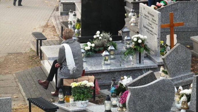 Cmentarze zamknięte w weekendy