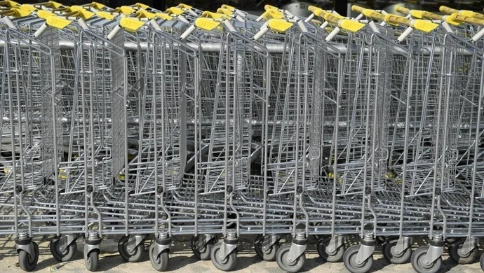 Sieci spożywcze zmieniają czas pracy swoich sklepów