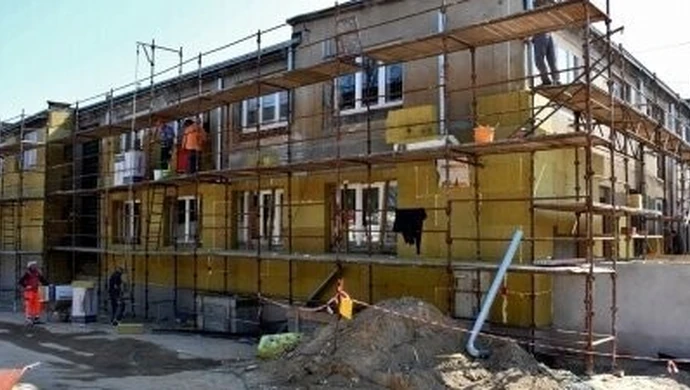 Piotrków. Zamurowa 1 w remoncie