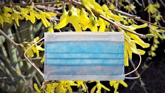 Ekspert: maseczki w różnym stopniu chronią przed zakażeniem