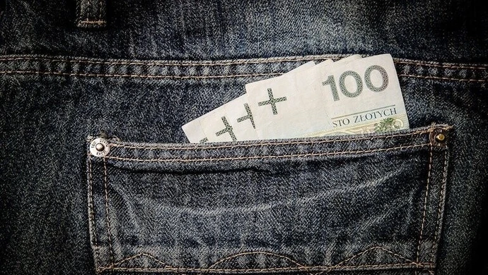 NBP apeluje o powszechne akceptowanie płatności gotówkowych