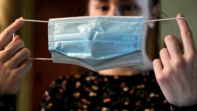 Od czwartku obowiązkowe zakrywanie ust i nosa w miejscach ogólnodostępnych