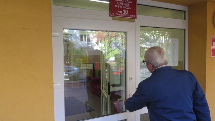 Brakuje chętnych do pracy w komisjach wyborczych