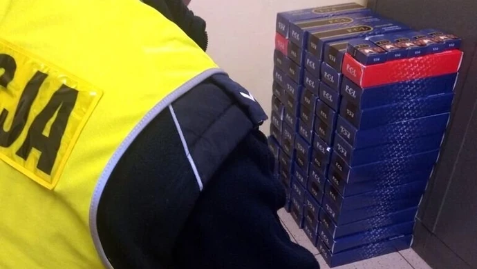 Odpowie za posiadanie narkotyków i papierosów bez akcyzy