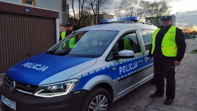Zaczęła rodzić w samochodzie, do szpitala trafiła pod eskortą policji