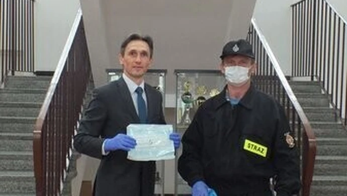 Maseczki ochronne w gminie Aleksandrów rozdane. Wójt dziękuje za pomoc