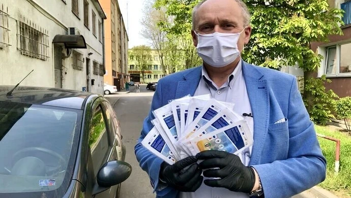 WORD rozdaje darmowe maseczki ochronne