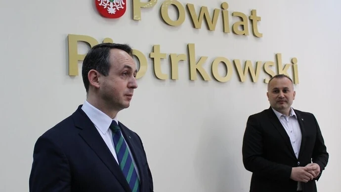 Klimczak: Dramat w trzech aktach, a nie tarcza antykryzysowa