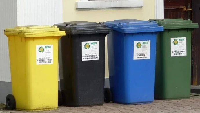 Trzech na czterech Polaków segreguje śmieci