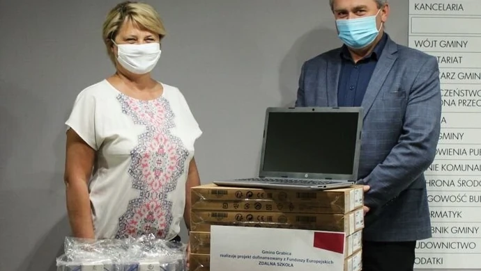 Gmina Grabica wspiera uczniów. Projekt &#8222;Zdalna szkoła&#8221;