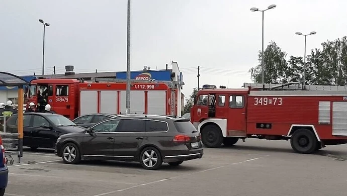 Ewakuacja dyskontu spożywczego w Sulejowie