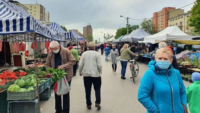 Uciążliwe sąsiedztwo. Wkrótce znikną problemy mieszkańców z targowiskiem?