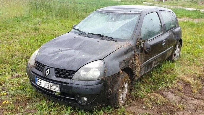 Gmina Rozprza: Clio wypadło z drogi