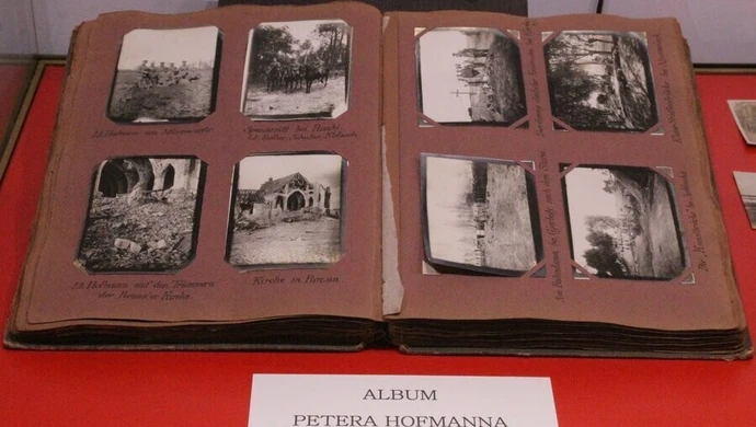 Wystawa "Peter Hofmann - żołnierz i fotograf" w piotrkowskim Muzeum