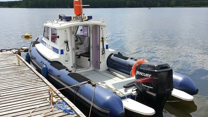 Wodny posterunek policji wraca do Barkowic