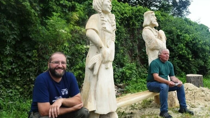 Sulejów: Można już podziwiać kolejne arcydzieła z topoli