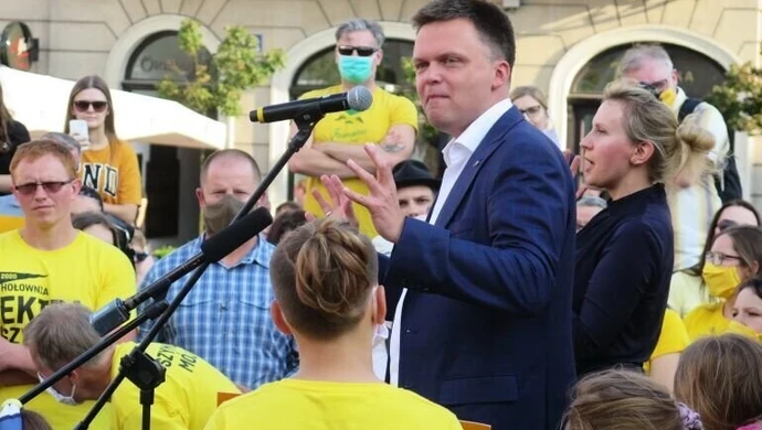 "Polska to duży kraj, zmieścimy się wszyscy". Hołownia na Rynku w Piotrkowie