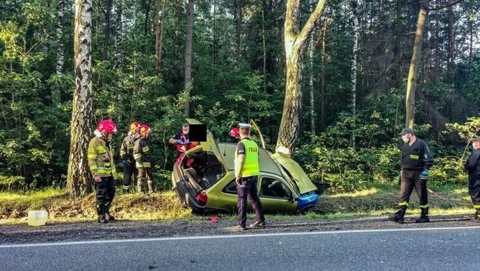 Pijany spowodował wypadek. Pomocy udzielił policjant jadący na służbę
