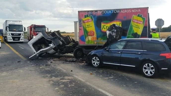 Dwie osoby ranne w wypadku na DK1