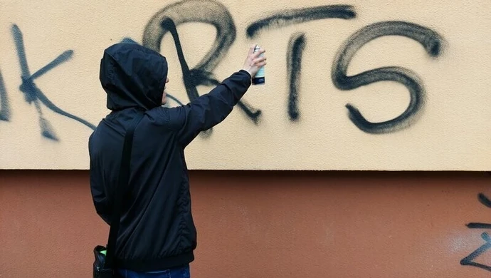 Pseudograffiti zmorą Piotrkowa