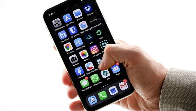 CBOS: niemal połowa ogółu dorosłych Polaków ma konto w jakimś serwisie społecznościowym