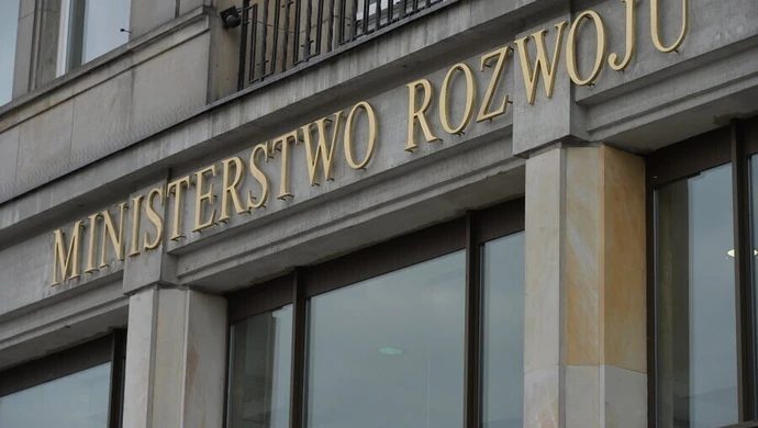 Resort rozwoju ostrzega: oszuści proponują "specjalne vouchery urlopowe"