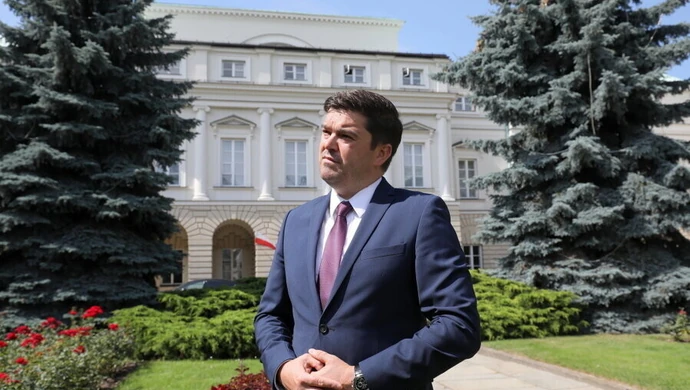 Andrusiewicz: możliwe jest zmniejszenie liczby gości w restauracjach i na weselach