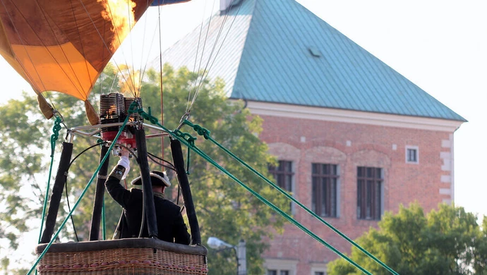 Balon nad Piotrkowem (ZDJĘCIA)