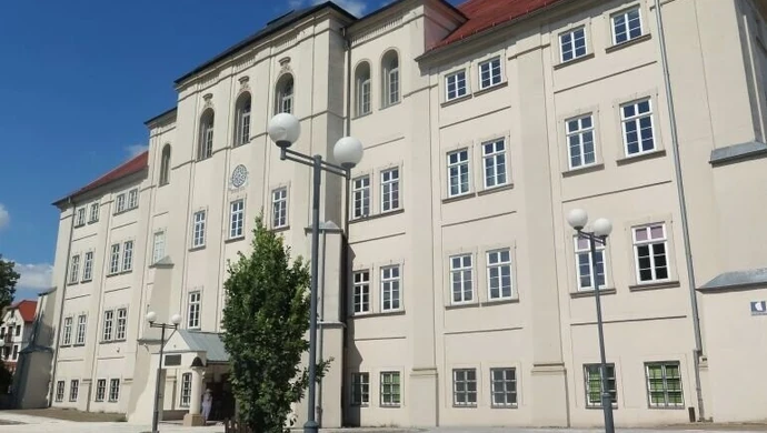 Wyniki matur w Piotrkowie. "Chrobry" znów najlepszy!