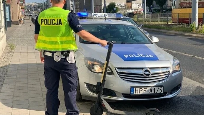 Wsiadasz na hulajnogę? Zapoznaj się z kodeksem drogowym!