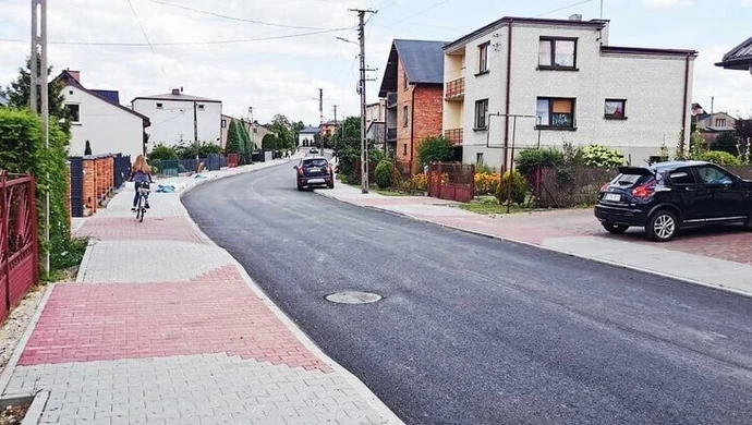 Trwa rozbudowa ul. Gazomskiej w Woli Moszczenickiej