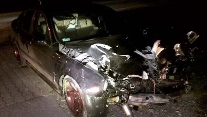 Uliczny wyścig zakończony kolizją